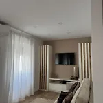 Apartament Ausenda's House